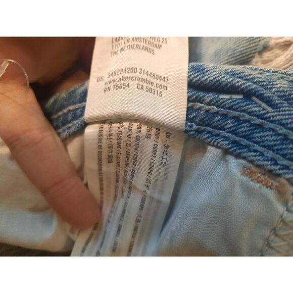 Hollister size 11 Destroyed Denim Jean Shorts - Picture 3 of 4